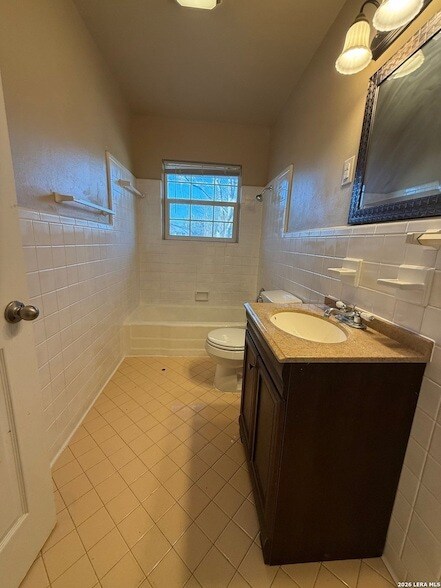 Building Photo - 3730 La Sabre Dr