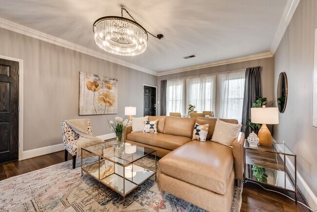 Interior Photo - The Landmark