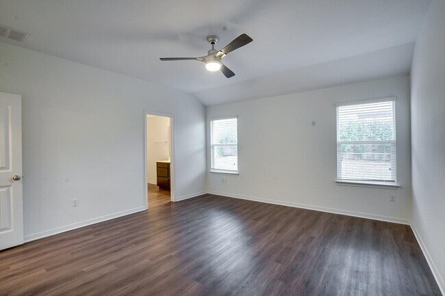 Building Photo - 403 Pentire Way