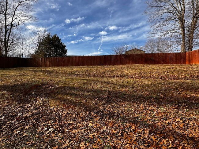 Building Photo - Camelot Single family home, near NGIC and ...