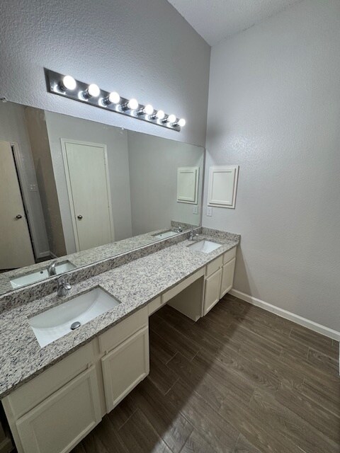 Building Photo - 2068 Pecan Creek Dr