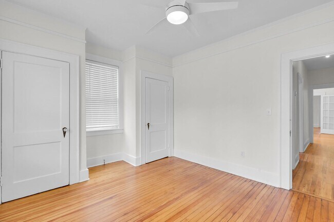 Building Photo - 201 E 48th St