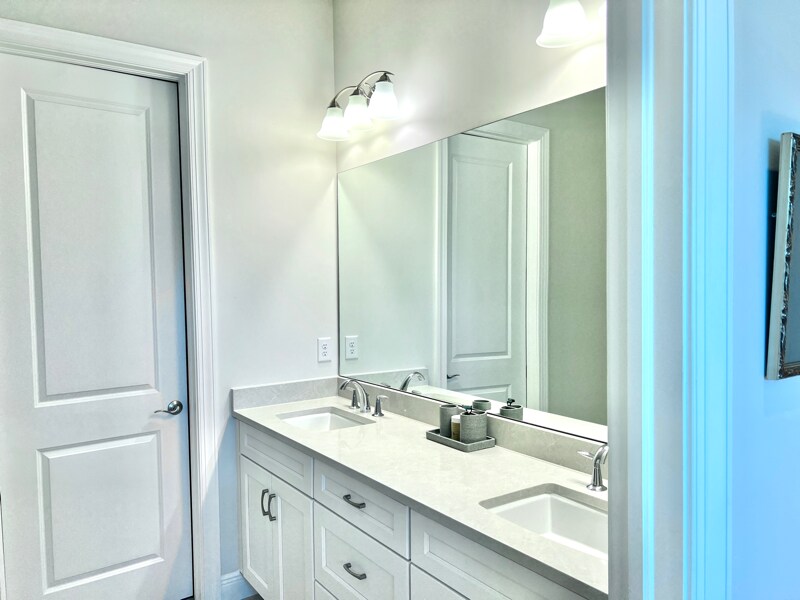 Building Photo - 9134 Cayman Dr