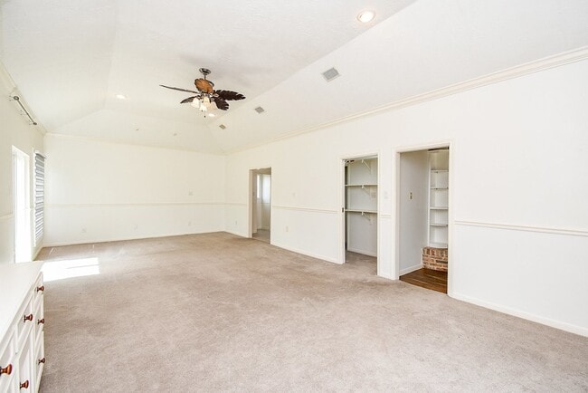 Building Photo - 1231 Creekford Cir
