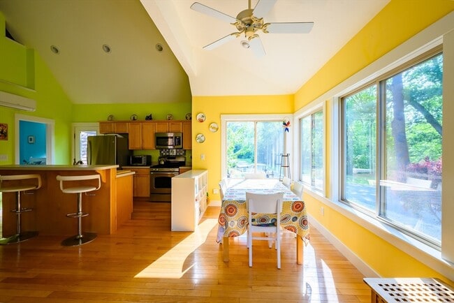 Building Photo - 7 White Pine Knoll