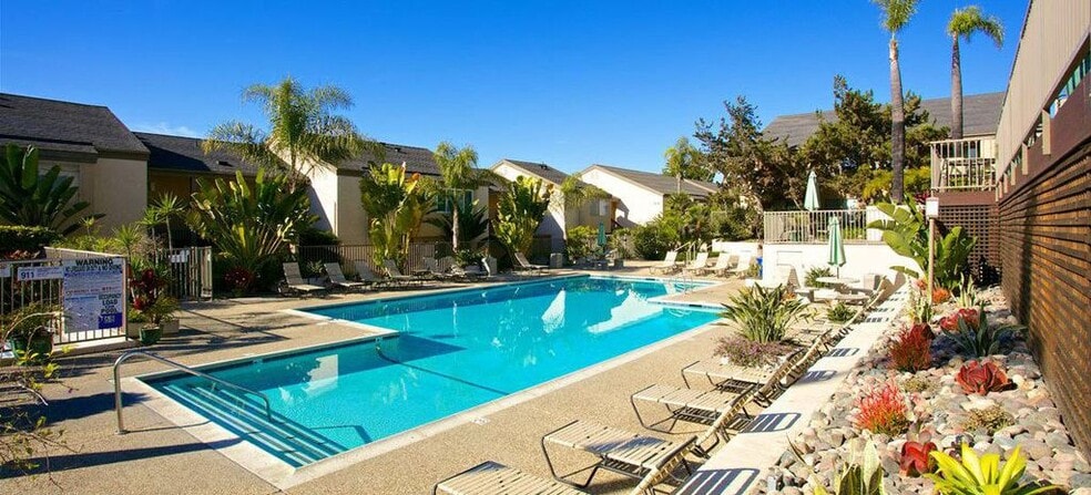 Building Photo - 3076 Via Alicante