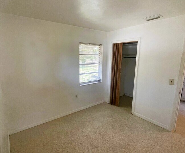 Building Photo - North Fort Myers Single Family Home