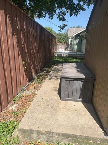 Building Photo - 1227 S Oak Cliff Blvd