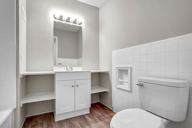 Building Photo - AVAILABLE NOW!! 4 bedroom Brick Ranch Styl...