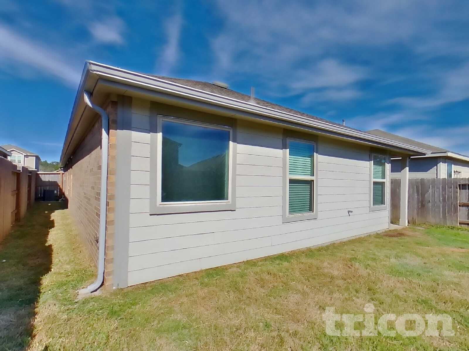 Building Photo - 210 Pine cavern dr