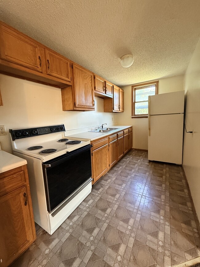 Building Photo - 319 1/2 N McDonel St