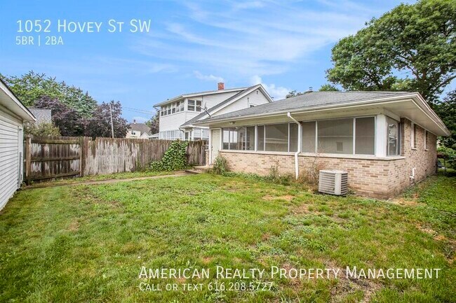 Building Photo - 1052 Hovey St SW