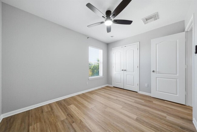 Building Photo - 7404 Journeyville Dr