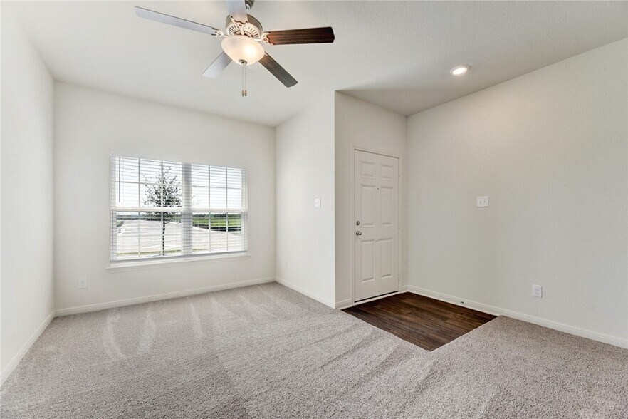 Building Photo - 417 Riverdale Dr