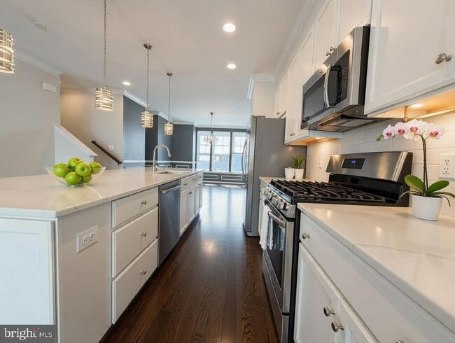 Building Photo - 8430 Pine Bluff Rd