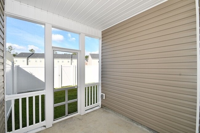 Building Photo - MOVE-IN READY Carolina Forest