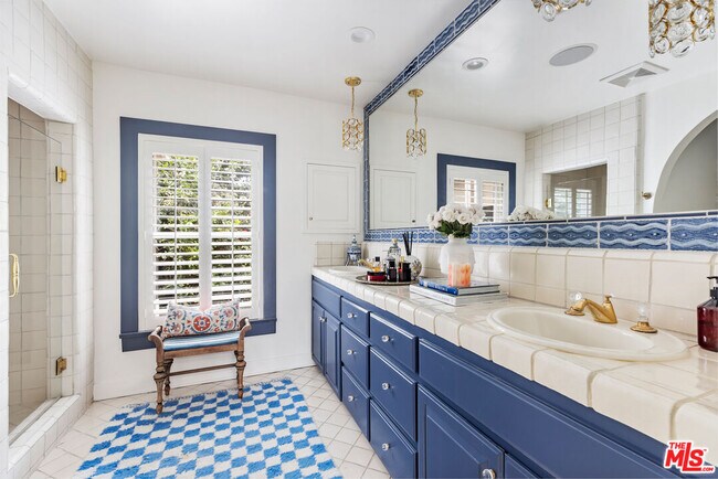 Building Photo - 175 W Channel Rd