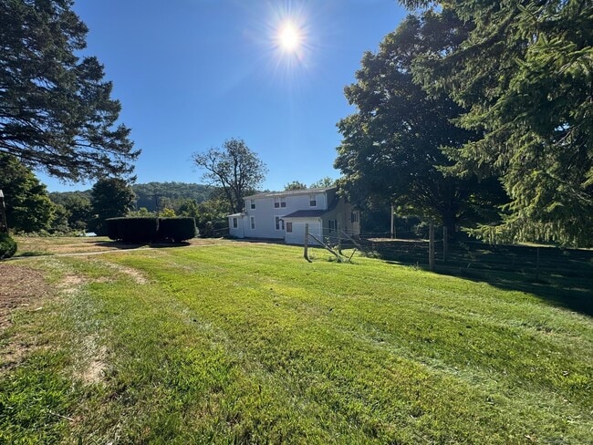 Building Photo - 310 Maiden Ln
