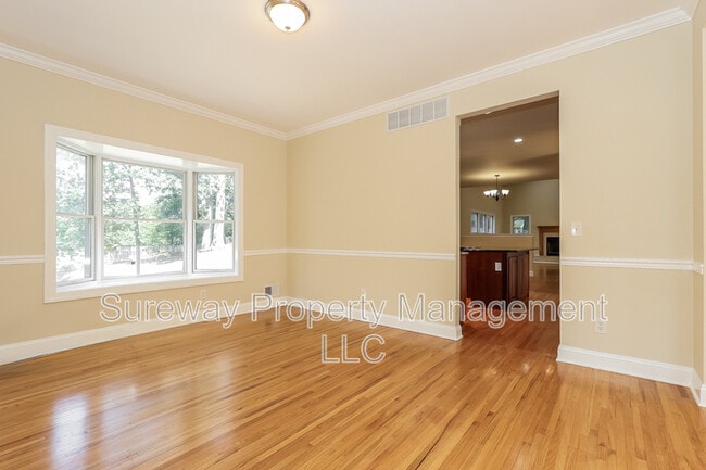 Building Photo - 2 Lucha Ct