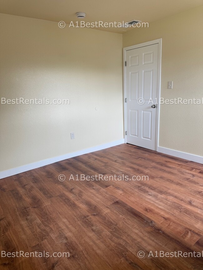 Building Photo - 3205 Sierra St