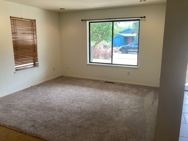 Building Photo - 179 Hermosa Cir