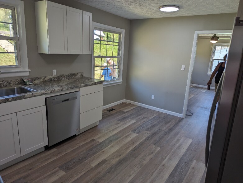 Building Photo - 1114 Irene Ave