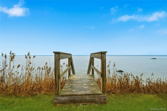 Building Photo - 20845 Soundview Ave