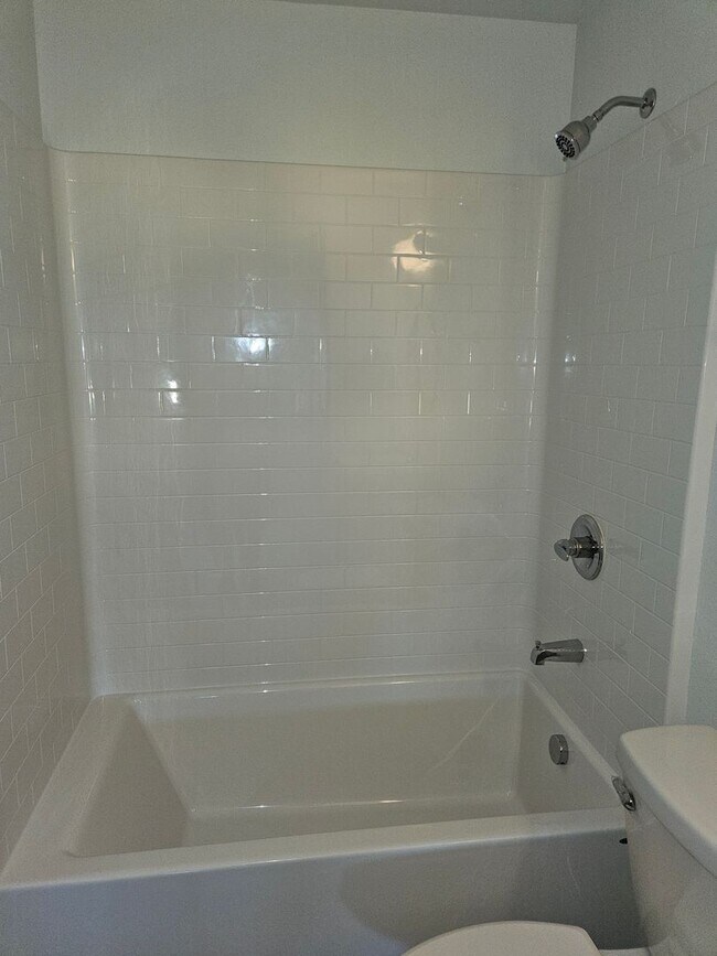 Building Photo - 199 Hacienda Loop