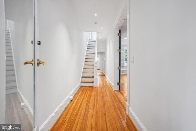 Building Photo - 1411 King St