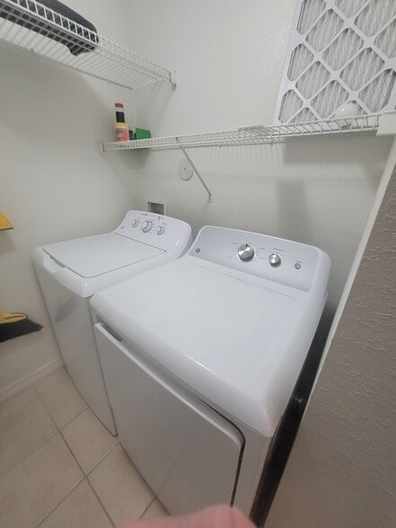 LAUNDRY - 3018 Alcazar Pl