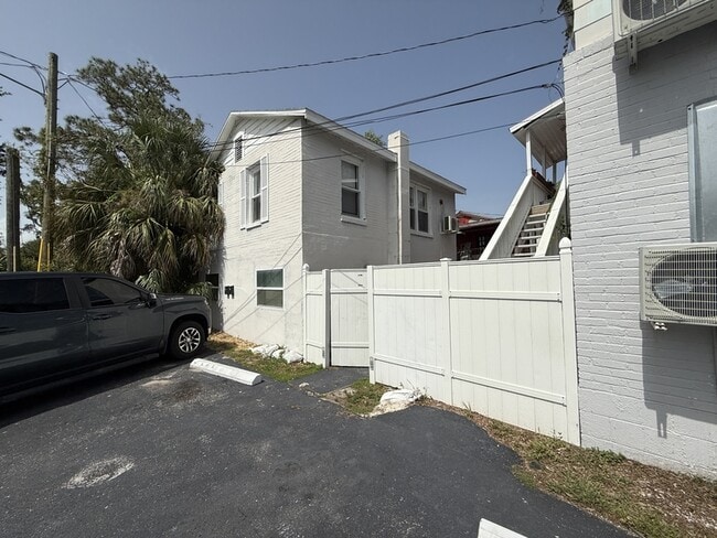 Primary Photo - 711 18th Ave S