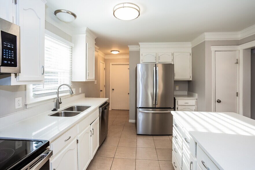 Building Photo - 9147 Moss Cove Ct