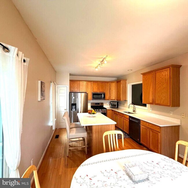 Building Photo - 43100 Sherbrooke Terrace