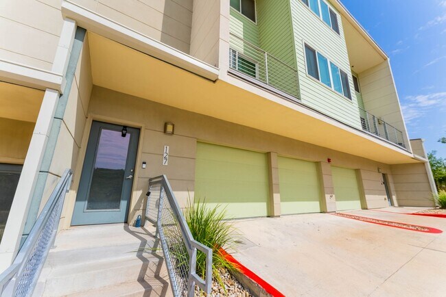 Building Photo - Discover the Ultimate in South Austin Living at Skybridge Lofts - Modern 2 Bedroom, 2.5 Bathroom ...