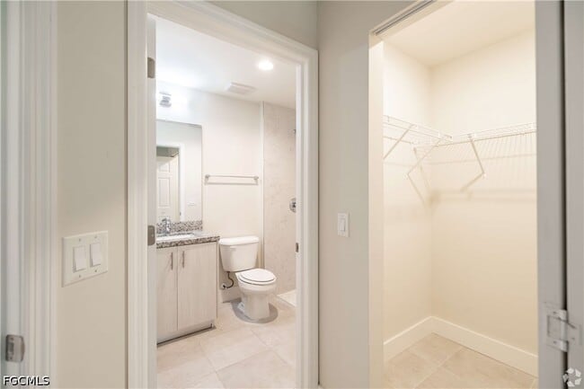 Building Photo - 3221 SW 8th Pl