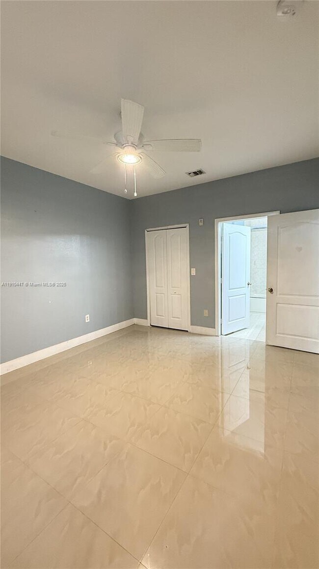 Building Photo - 1692 SE 29th Ct