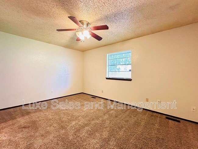 Building Photo - 7208 Kings Manor Ct