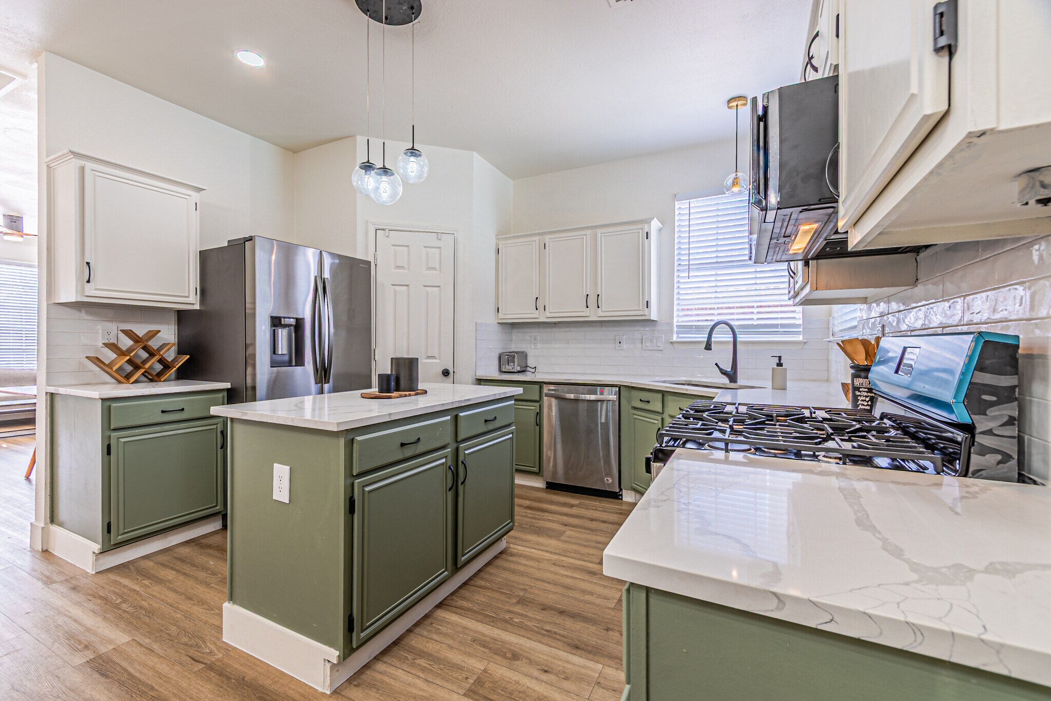 Building Photo - 841 Snapdragon Ln