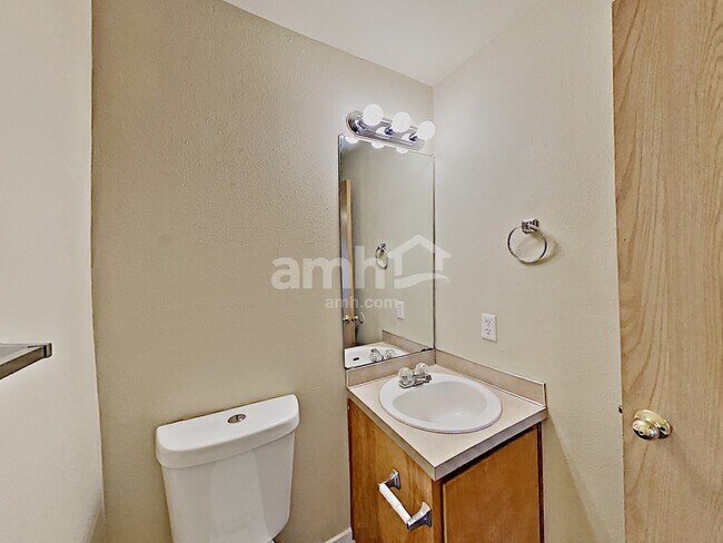 Building Photo - 16989 SW Cashew Way