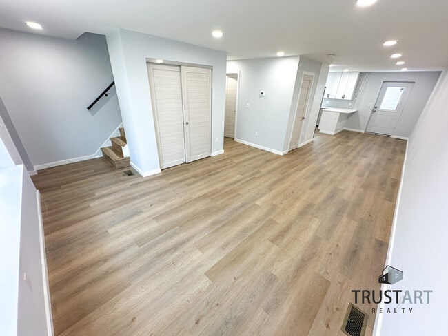 Building Photo - 3 bed/2.5 bath House in North East Philade...