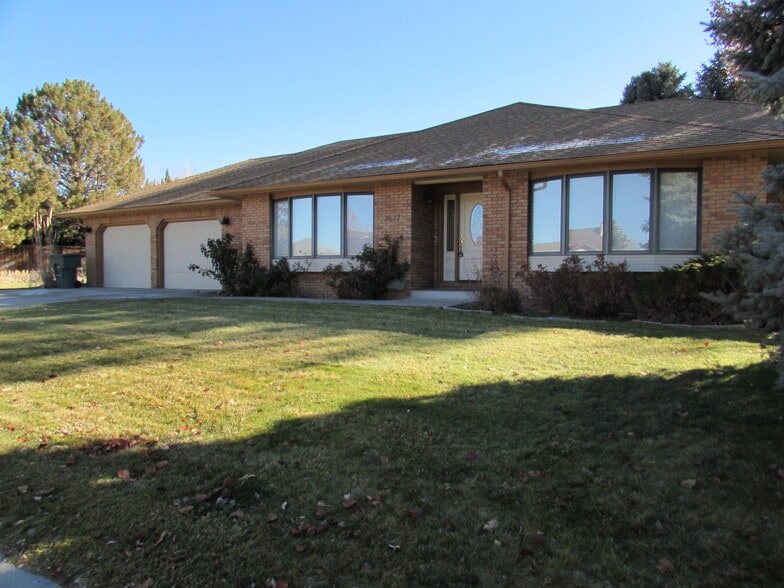 Primary Photo - 2677 Cambridge Dr