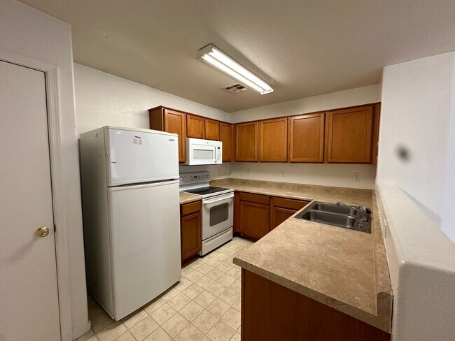 Building Photo - SINGLE LEVEL HOME IN MARICOPA