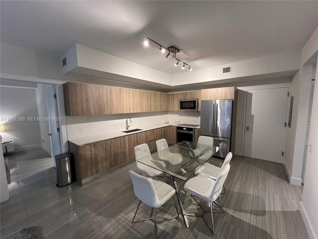 Building Photo - 2960 NE 207th St