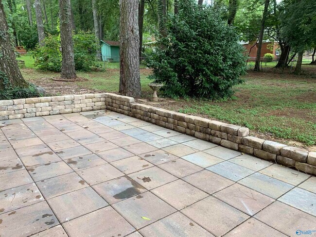 Building Photo - 2602 Vinyard St NE