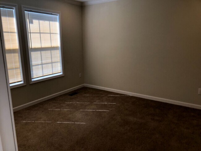 Building Photo - 3 Bedroom/2 Bath Duplex - Gray TN