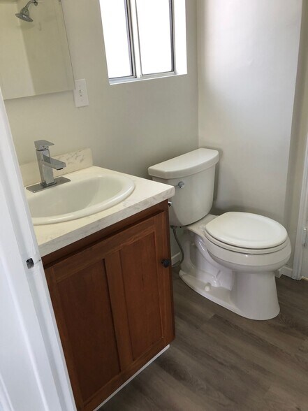 Building Photo - 119 W Hillsdale St