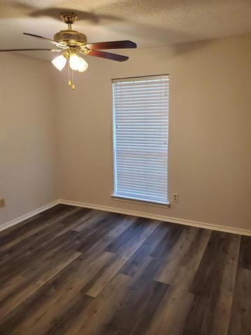 Building Photo - 1317 Lakeshore Dr