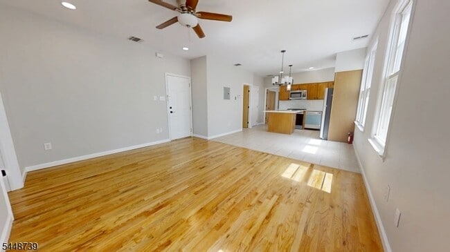 Building Photo - 11 Schuyler Ct