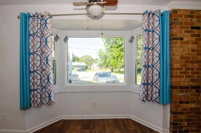 Building Photo - Precious Bungalow Home Rental in Norfolk!