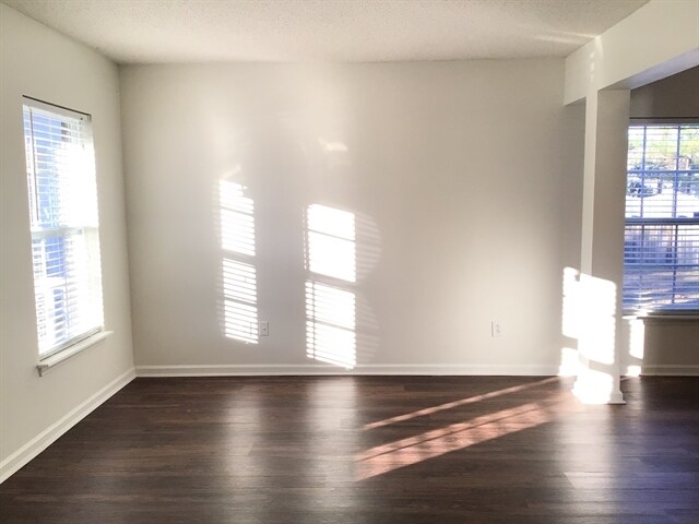 Building Photo - 4987 Harthill Ave